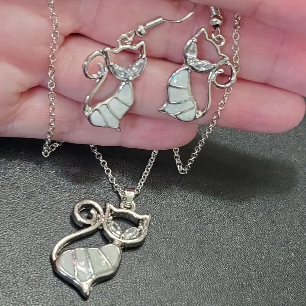 Silver tone glittery enamel cat jewelry set
